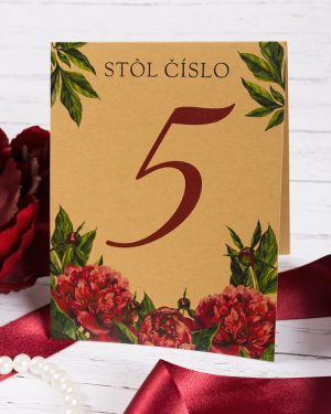 cislovanie stolov s pivonkami