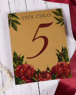 cislovanie stolov s pivonkami