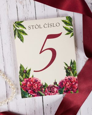 cislovanie stolov s pivonkami